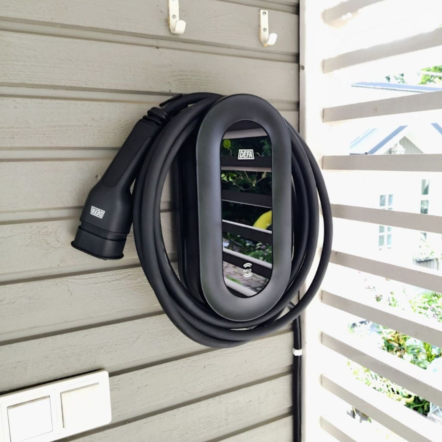 DEFA Power seinäasennus